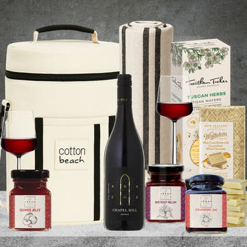 Shiraz by the Beach Picnic Hamper