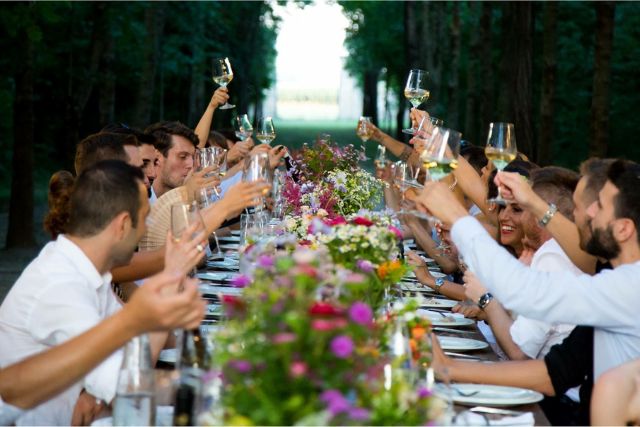Gift Ideas for Your Christmas Dinner Guests Australia