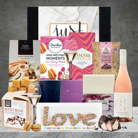 Best Rose Wine Hamper For Her