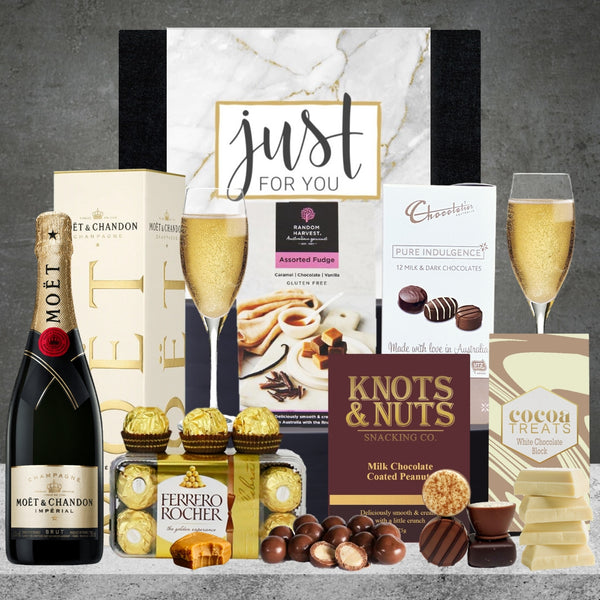 Moet Champagne & Chocolate Hamper