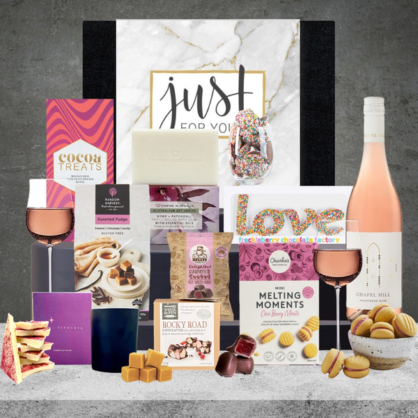Best Rose Wine Hamper For Her Featured Image