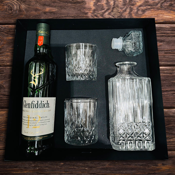 Glenfiddich Single Malt Scotch Whisky 700ml, Honey Homeware Glass Whisky Decanter & 2 Whisky Glasses