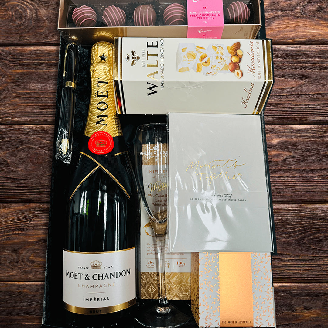 Moet Couple Hamper