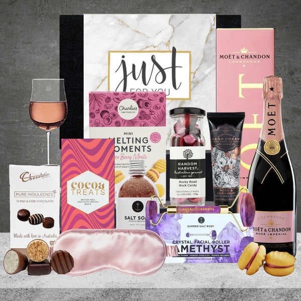 Luxury Moet Champagne Pamper Hamper thumbnail image