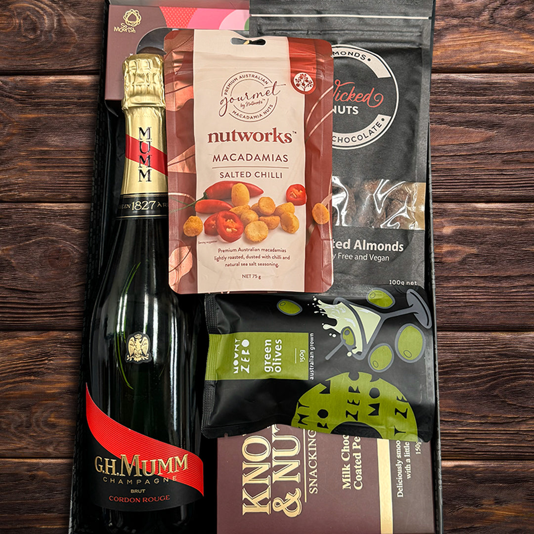 Mumm Champagne Christmas Hamper